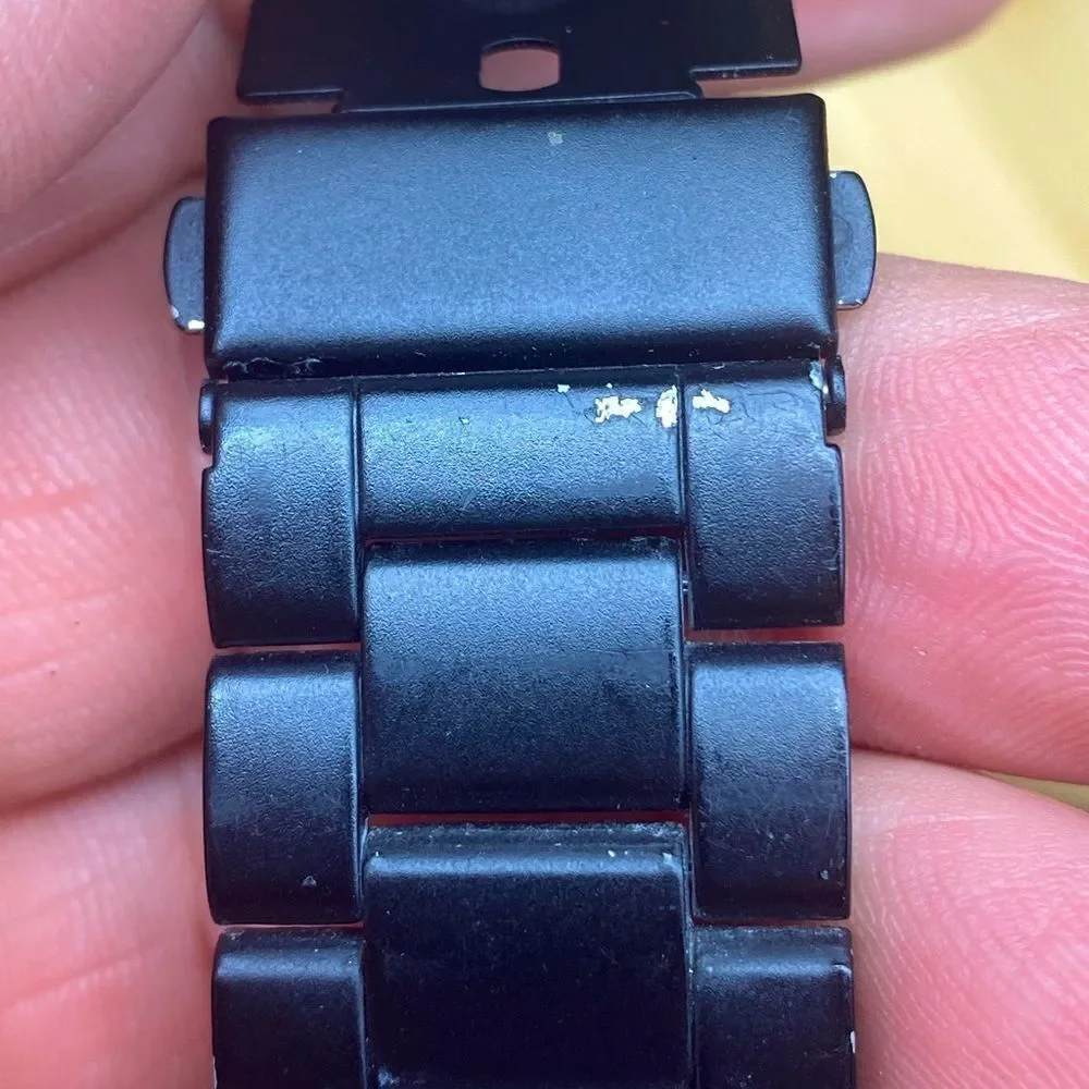 Mens large no name watch that is NWOT and works perfectly